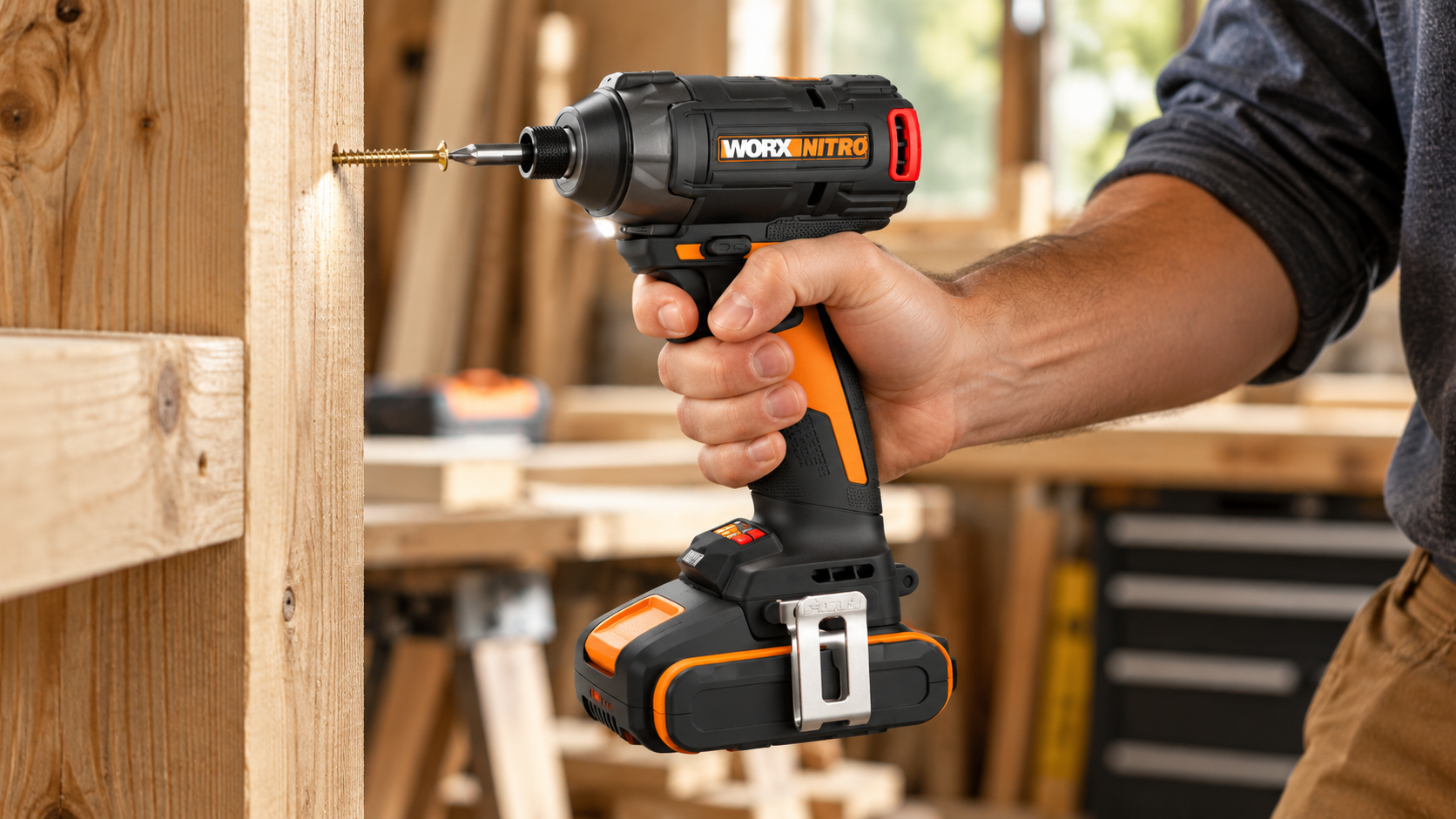 Atornillador de impacto WORX Nitro trabajando sobre madera, imagen ilustrativa generada